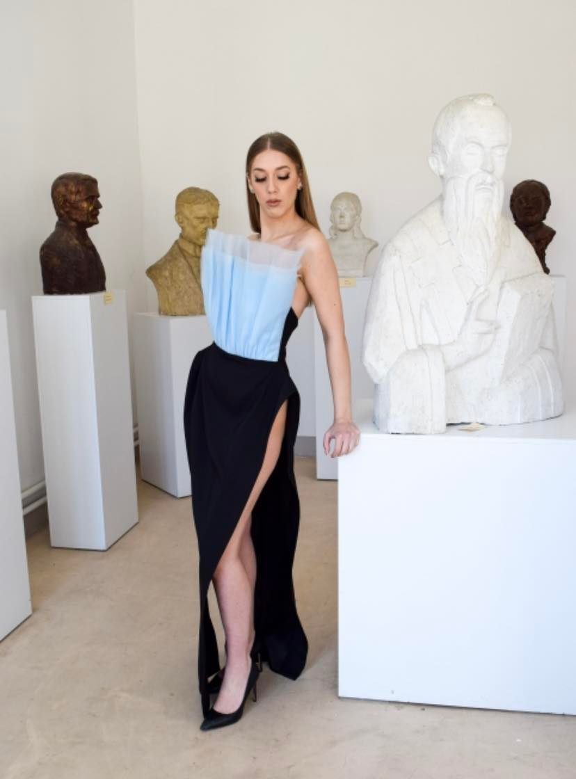 Брендот „ТАО“ со нова колекција на свечени тоалети 6 278472460 1032260527723683 3944190169347403212 n