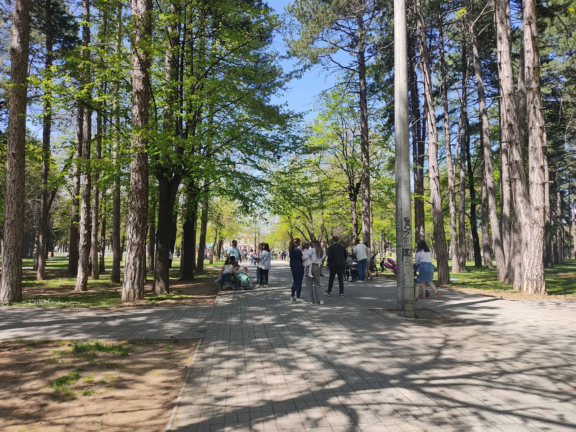 Пријатно велигденско претпладне во градскиот парк во Битола 4 278831230 710675789972487 6675627717189211620 n