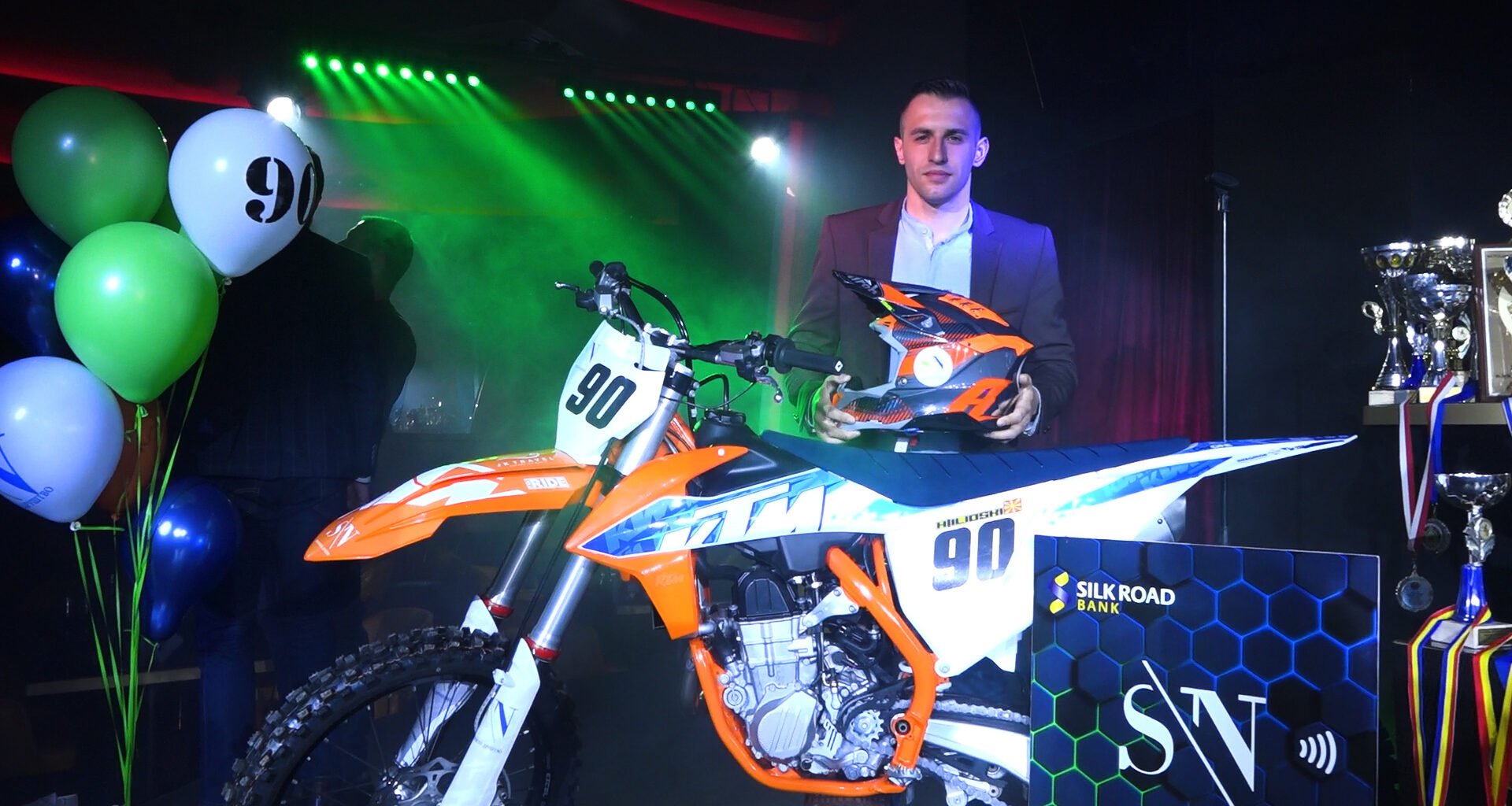 Најтрофејниот спортист на Македонија во мотокрос трки, доби подарок мотор за новата сезона 1 христијан илиевски кико