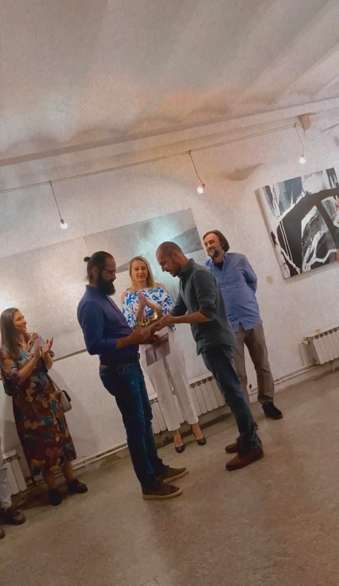 Врачена наградата „Златен лист - Владимир Георгиевски“ на битолскиот академски сликар Димитар Солаковски 4 279905404 1039808880276660 4408615162525142092 n