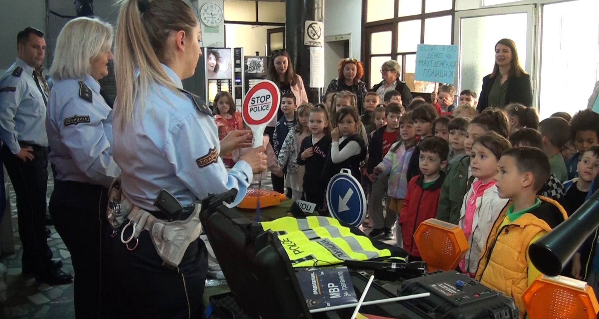 Sequence 01.00 18 59 20.Still010