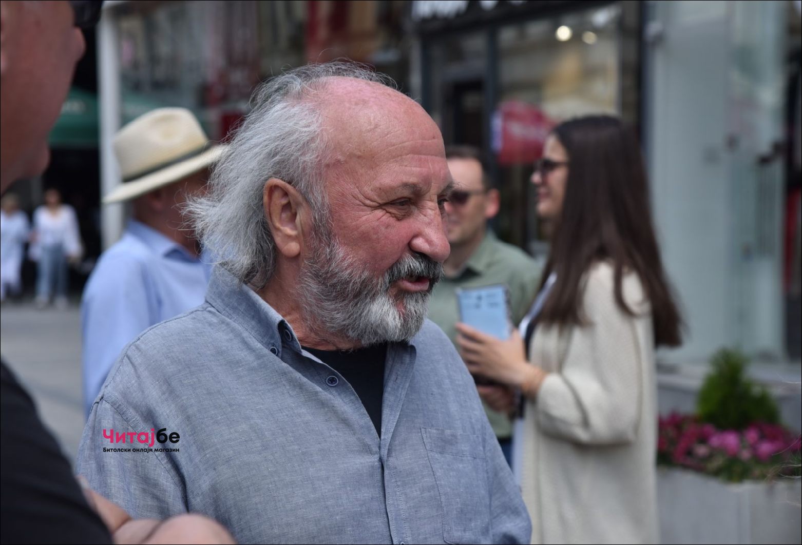 Живи статуи низ Широк Сокак како дел од Офф програмата на Фестивалот на монодрама 40 mono drama 14