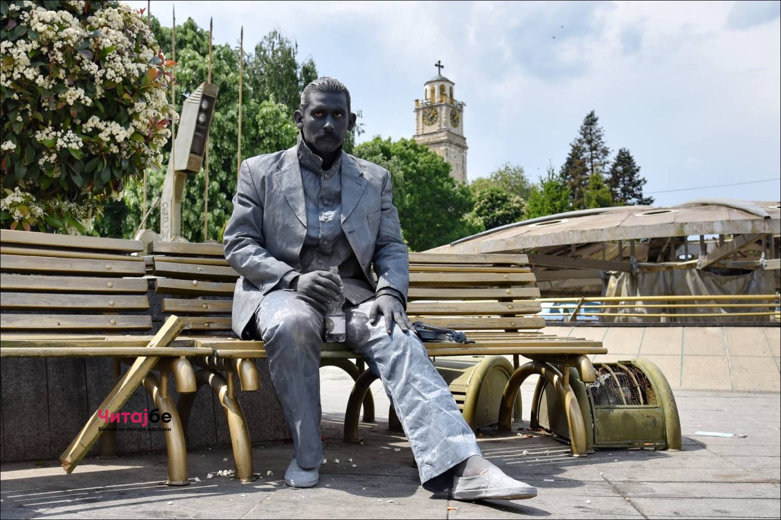 Живи статуи низ Широк Сокак како дел од Офф програмата на Фестивалот на монодрама 10 mono drama 44