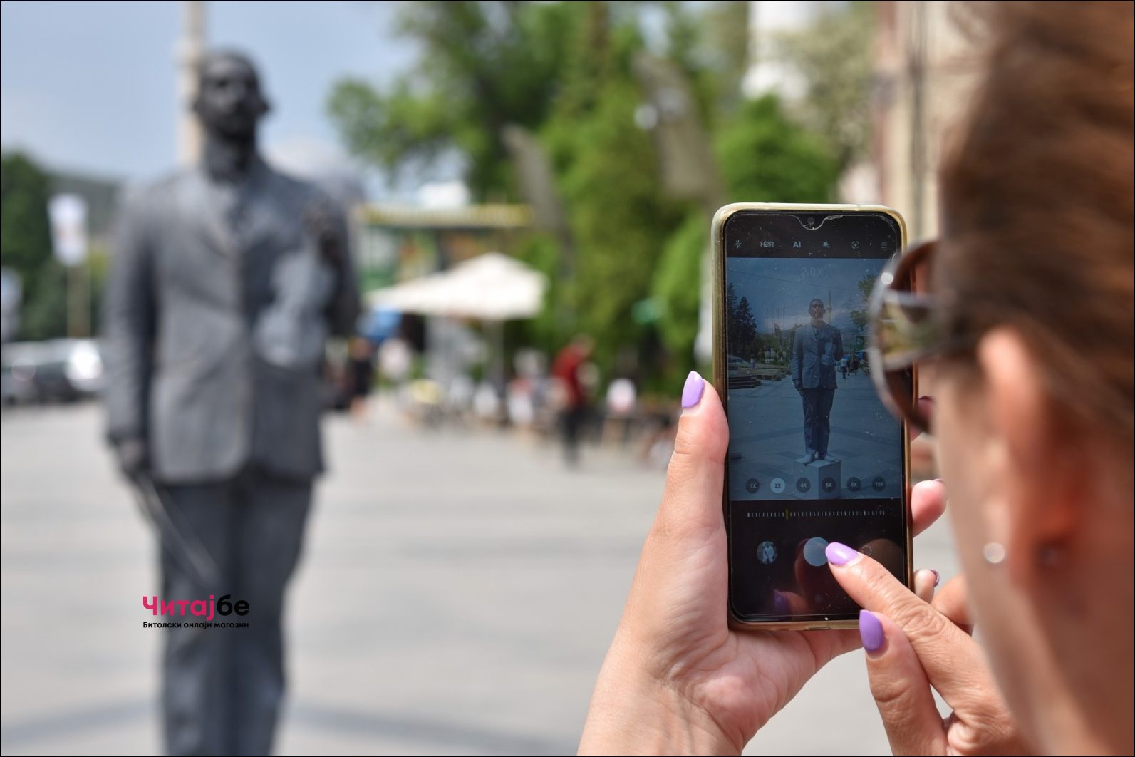 Живи статуи низ Широк Сокак како дел од Офф програмата на Фестивалот на монодрама 5 mono drama 48