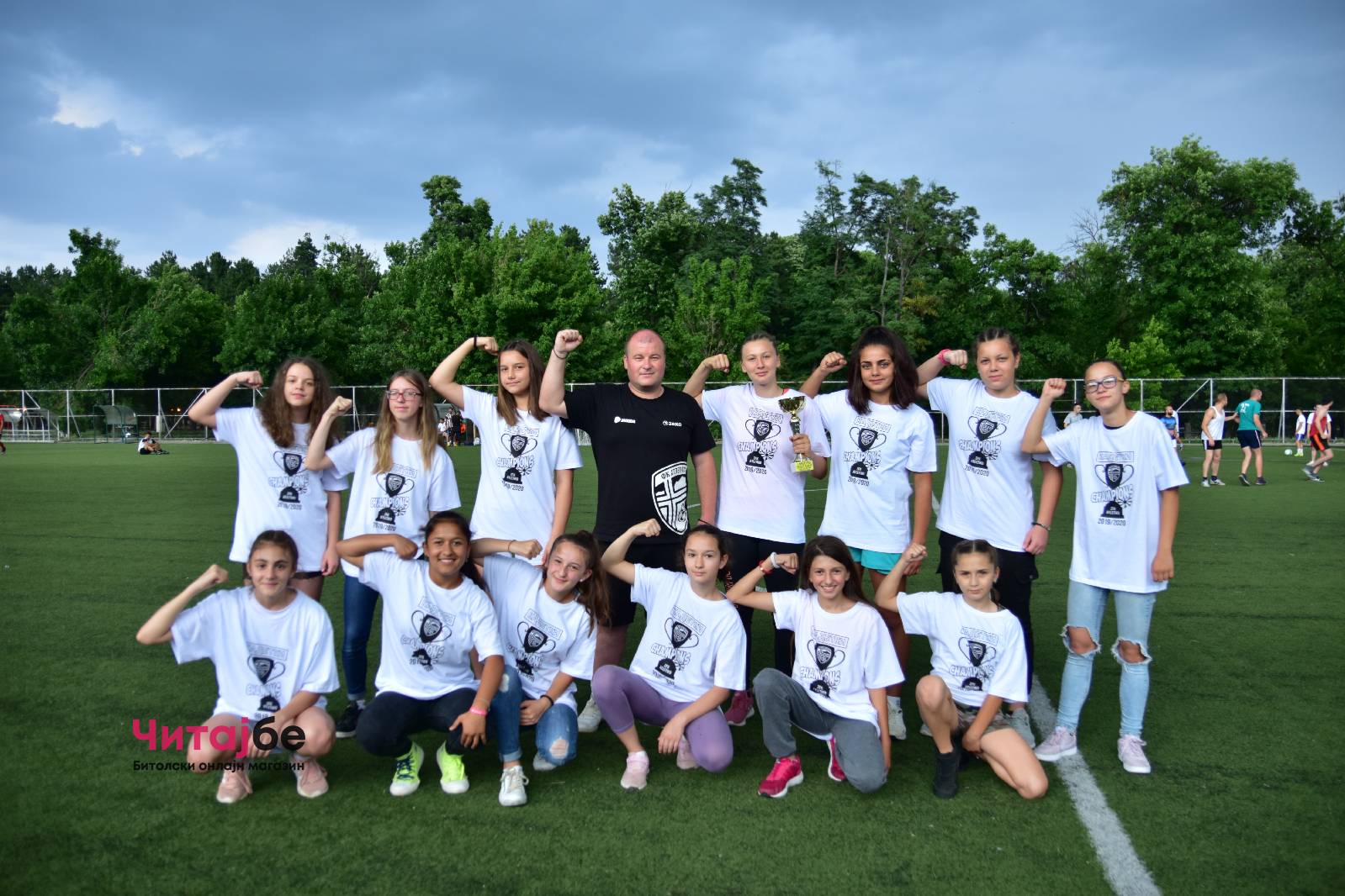 Младинките на ЖФК Атлетико шампионки на Македонија - за подемот во женскиот фудбал со Никола Гелевски, тренер на ЖФК Атлетико 10 Атлетико 11