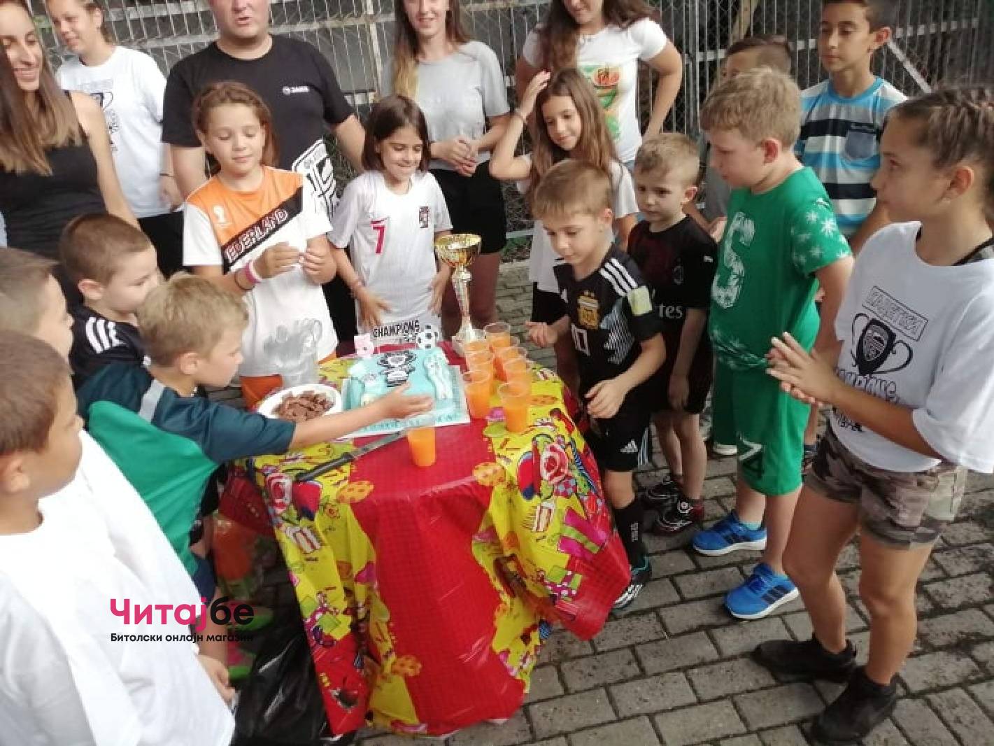 Младинките на ЖФК Атлетико шампионки на Македонија - за подемот во женскиот фудбал со Никола Гелевски, тренер на ЖФК Атлетико 21 Атлетико 25