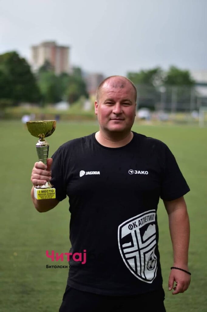 Младинките на ЖФК Атлетико шампионки на Македонија - за подемот во женскиот фудбал со Никола Гелевски, тренер на ЖФК Атлетико 5 Атлетико 44