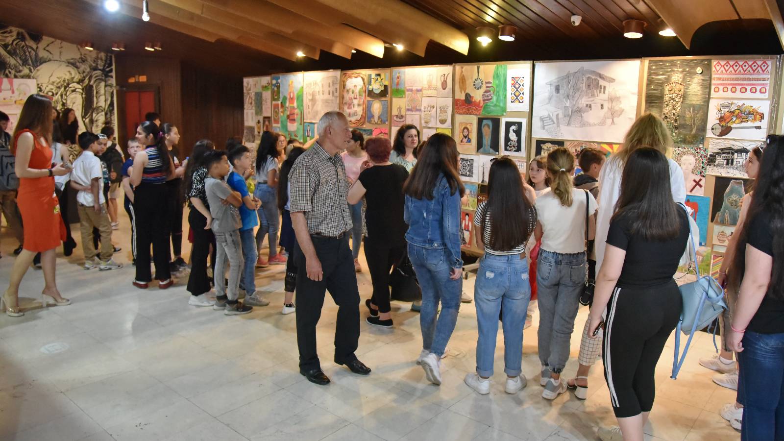 47-ма детска ликовна изложба „Народната култура – трајна инспирација во моето творештво“ 18 детска ликовна работилница 16