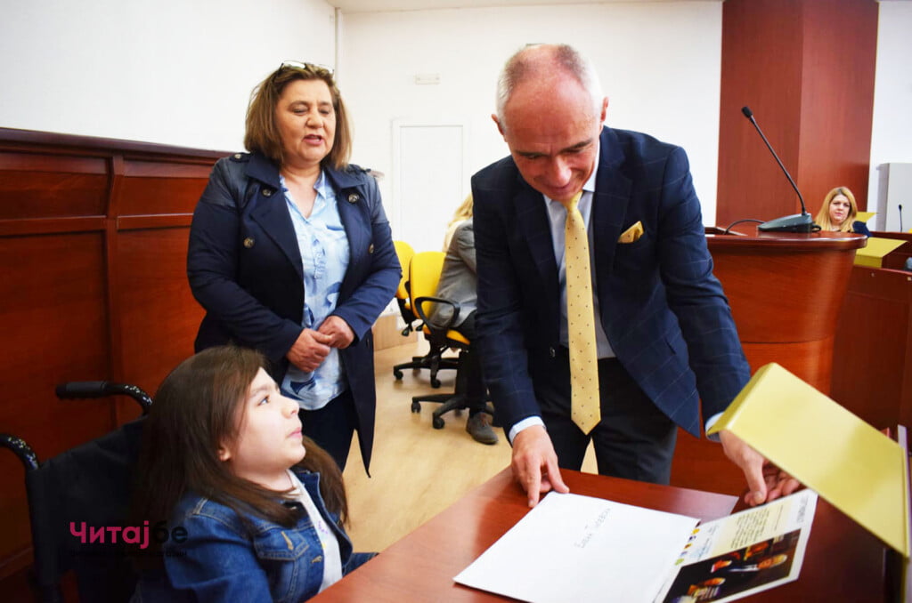 Да имам волшебно стапче би направила да одам и Битола да биде подобро место за живеење за лицата со посебни потреби - интервју со 13-годишната Елена Тунтевска 5 Елена