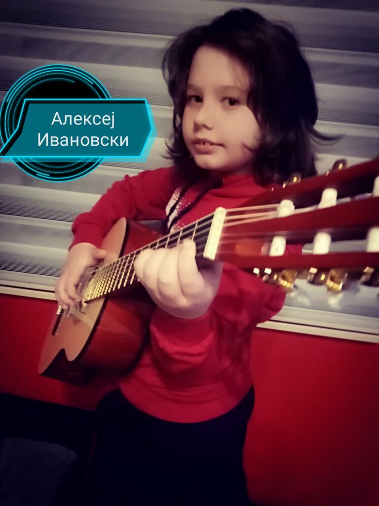 10-годишниот Алексеј од Битола ја воодушеви јавноста со својот глас и изведбата на „Црно и бело“ - ја воодушеви и Калиопи 4 288145811 612000896576353 7608665982034541477 n