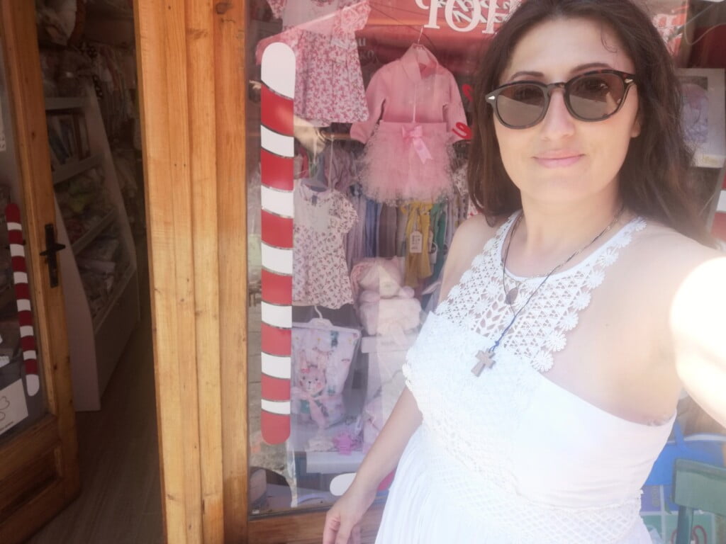 На Старата битолска чаршија ѝ фали малку повеќе душа и хортикултурно уредување - со Павлина Василевска, сопственик на дуќан 3 viber image 2022 06 08 09 47 49 052