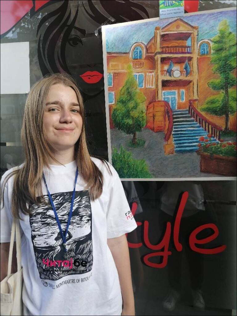 Од кога знам за себе сакам да цртам - одблиску со 13-годишната Ана Полизовска, ликовен талент од Битола 3 ана монмартр