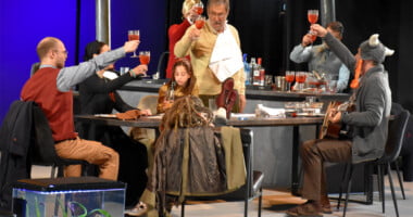 Претставата „Народен непријател“ синоќа пред битолчани во рамките на Бит Фест 6 r25IQAEAAAAAAAAAAPBsJkgAAauTjWAAAAAASUVORK5CYII=