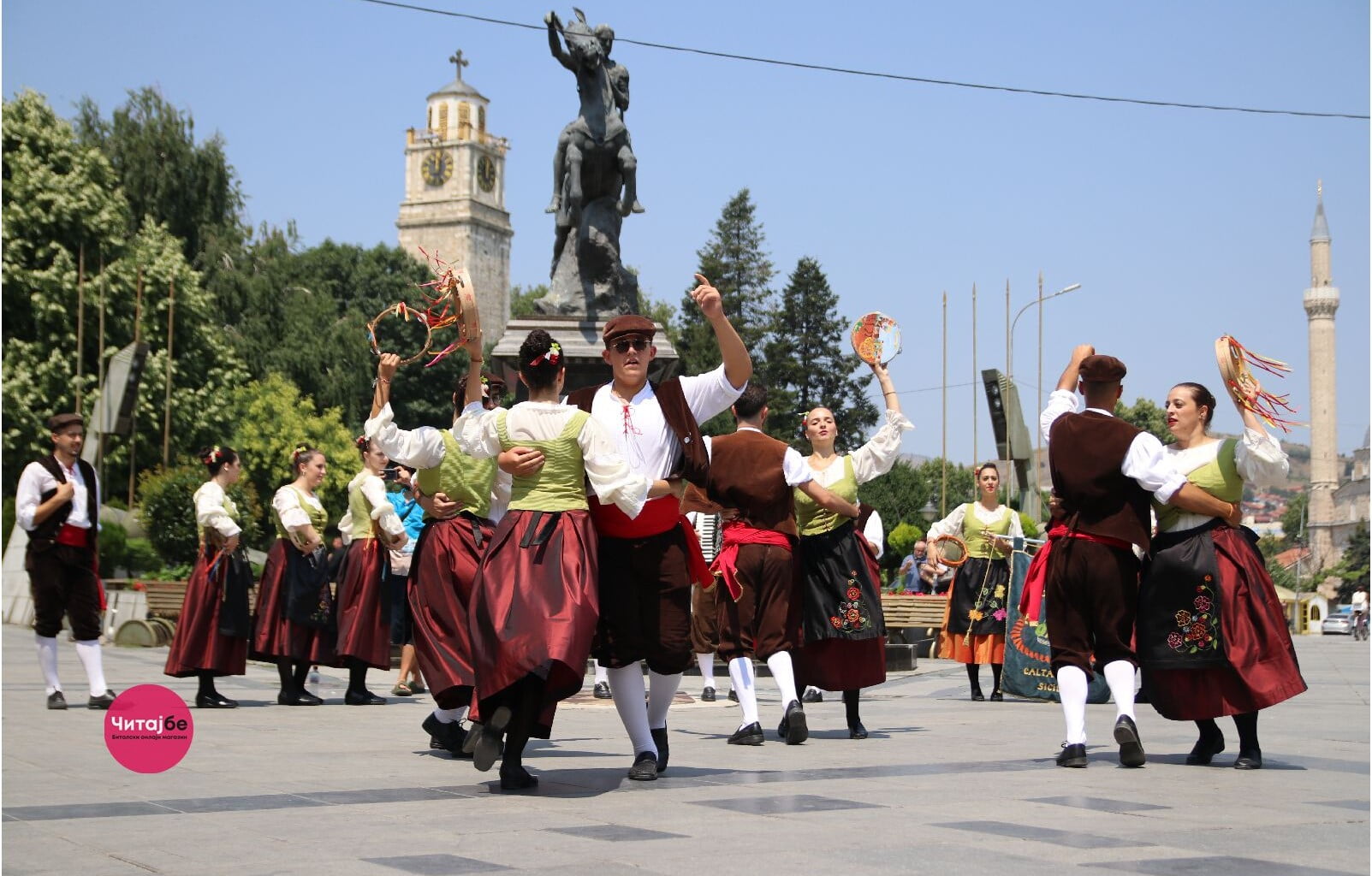 дефиле по широк сокак 29