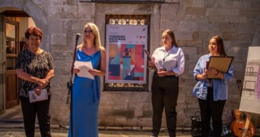 Отворена годишната изложба на ДЛУБ 7 r25IQAEAAAAAAAAAAPBsJkgAAauTjWAAAAAASUVORK5CYII=