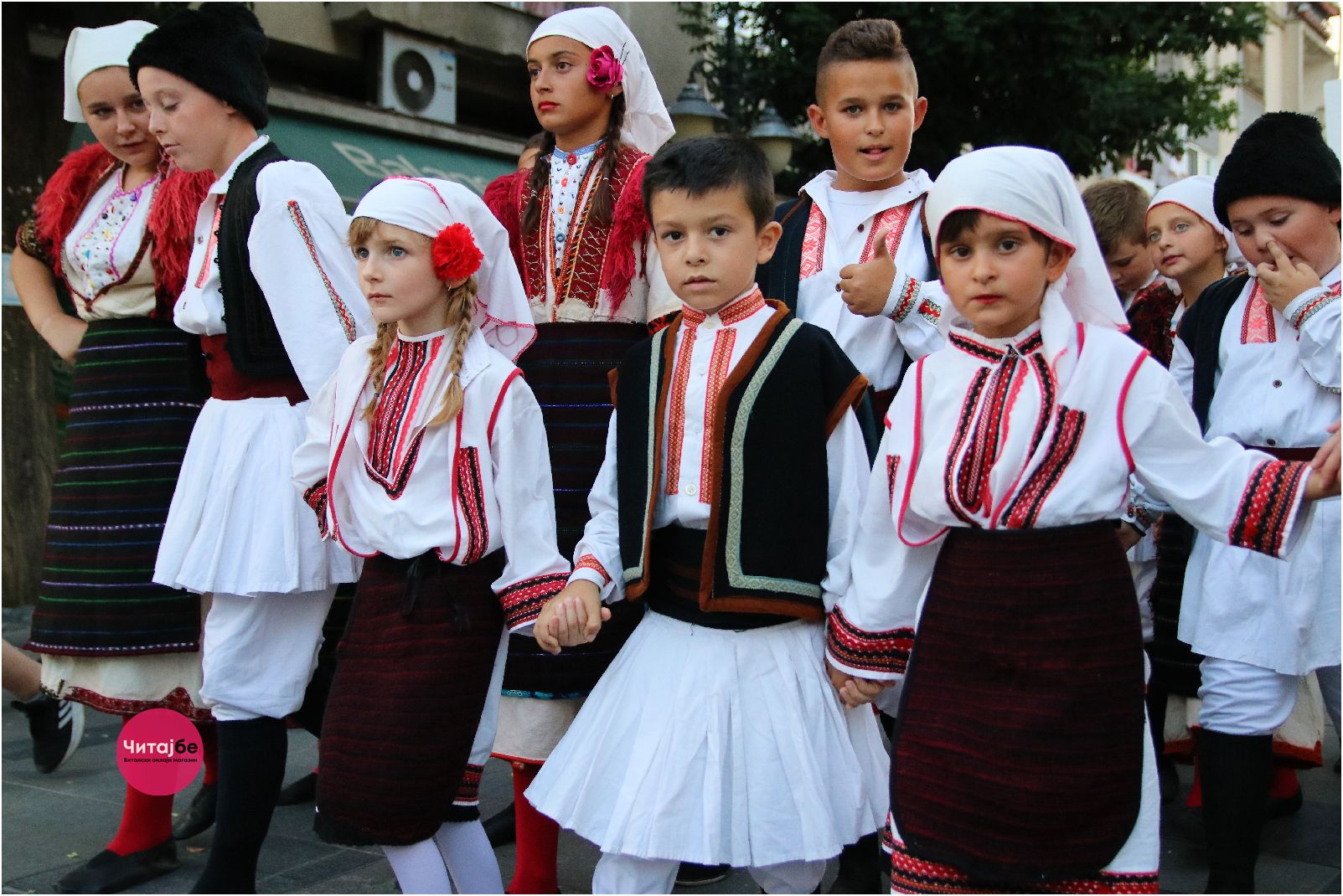 Фотогалерија од дефилето по Широк Сокак - 52. Илинденски денови Битола 40 илиденси дефиле