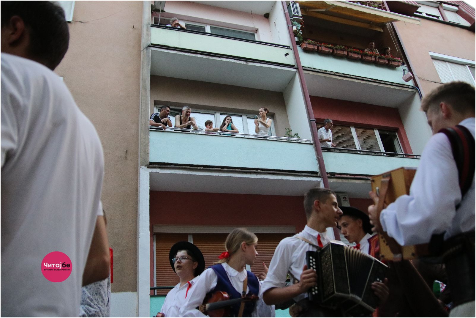 Фотогалерија од дефилето по Широк Сокак - 52. Илинденски денови Битола 28 илиденси дефиле 14