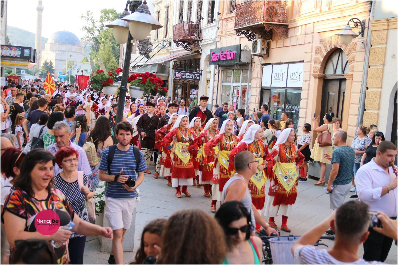 Фотогалерија од дефилето по Широк Сокак - 52. Илинденски денови Битола 9 илиденси дефиле 26