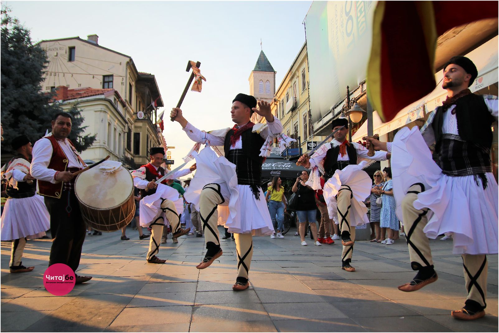 Фотогалерија од дефилето по Широк Сокак - 52. Илинденски денови Битола 13 илиденси дефиле 30