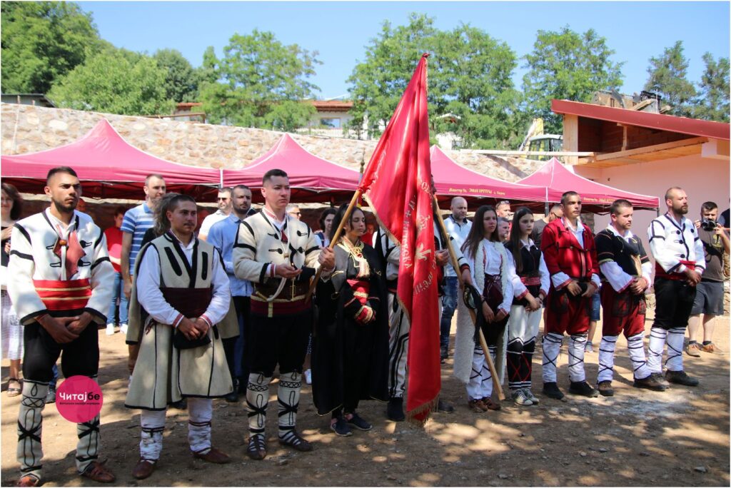 Панихида во Слепченскиот манастир за оние кои го положија животот за слободата - со леб и вино пречекана кичевската илинденска коњаница 15 панихида 13