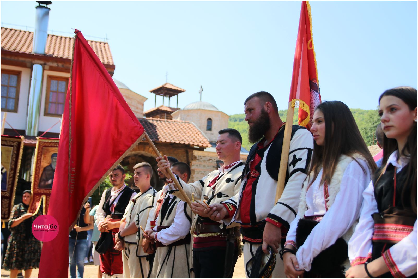 Панихида во Слепченскиот манастир за оние кои го положија животот за слободата - со леб и вино пречекана кичевската илинденска коњаница 23 панихида 17