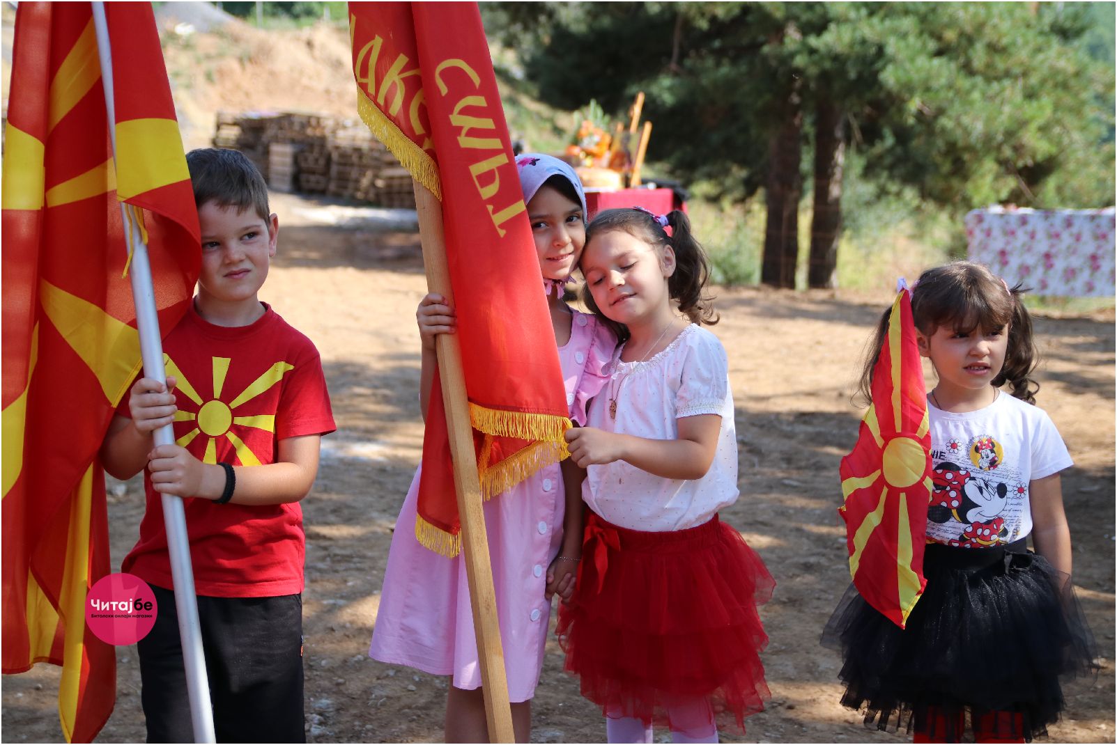 Панихида во Слепченскиот манастир за оние кои го положија животот за слободата - со леб и вино пречекана кичевската илинденска коњаница 17 панихида 2