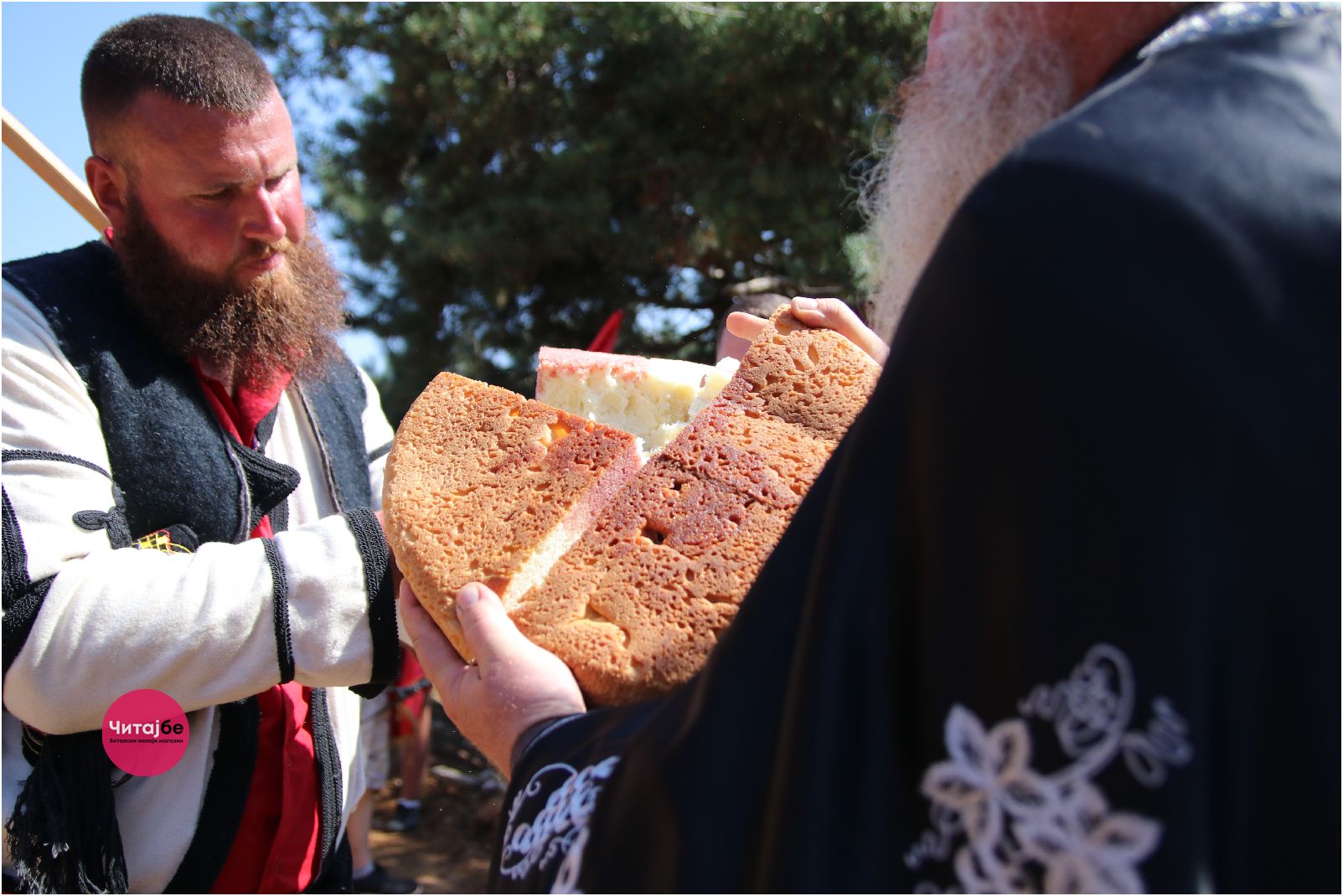 Панихида во Слепченскиот манастир за оние кои го положија животот за слободата - со леб и вино пречекана кичевската илинденска коњаница 11 панихида 9