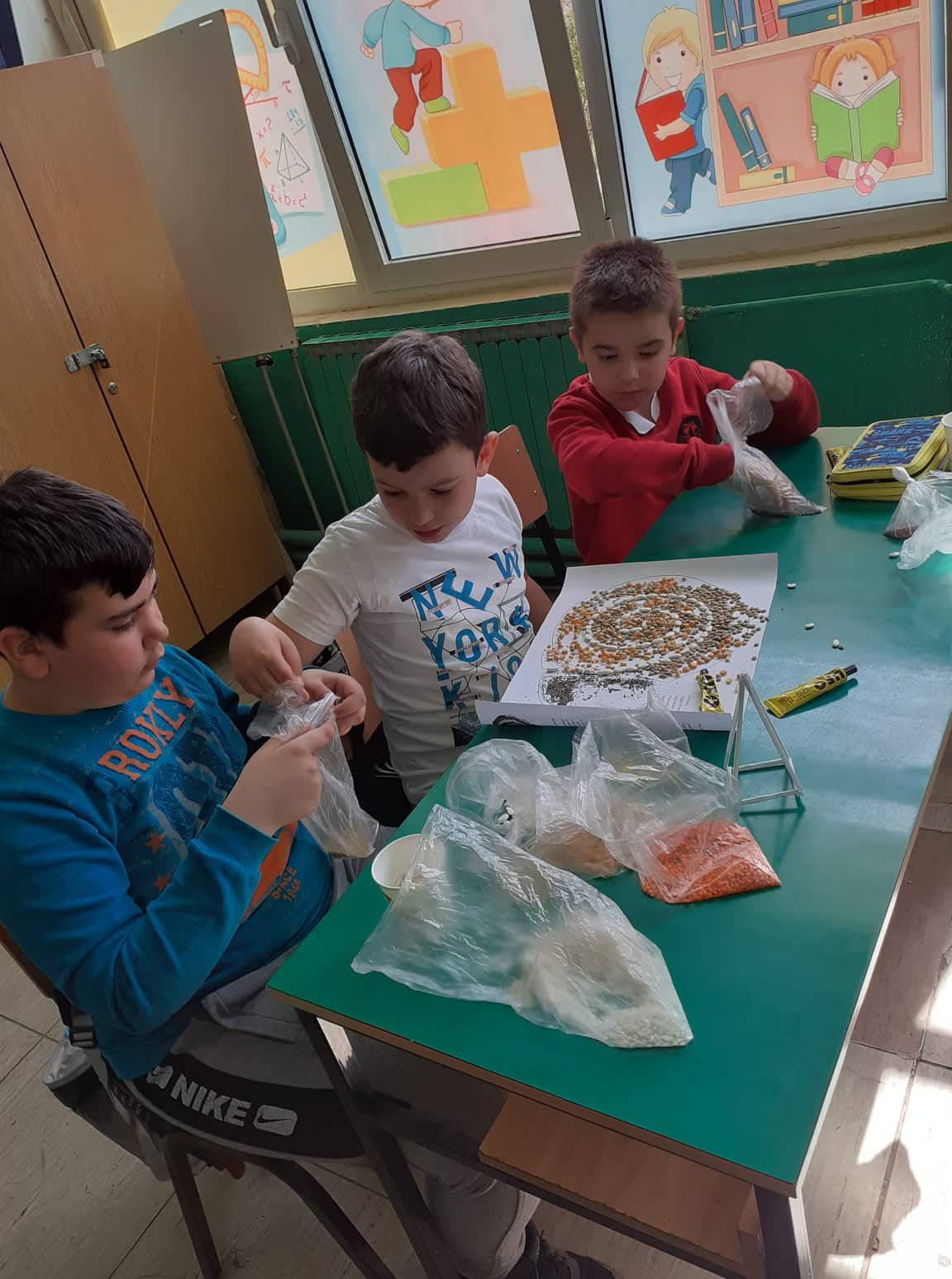 Тикви, домати, пченка во училишната градина на ООУ „Елпида Караманди“ Битола ќе ги пречекаат учениците кои ги засадија 40 278056249 321115370048425 5409721651600475684 n