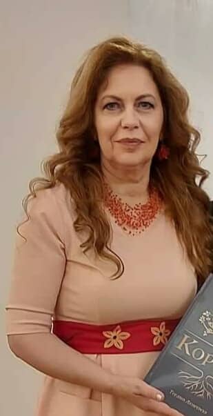 Да го негуваме семејното стебло, да не заборавиме кои сме - интервју со Гордана Лазаревска, автор на книгата „Корени“ 3 298145411 429096682601441 2169097242735866049 n