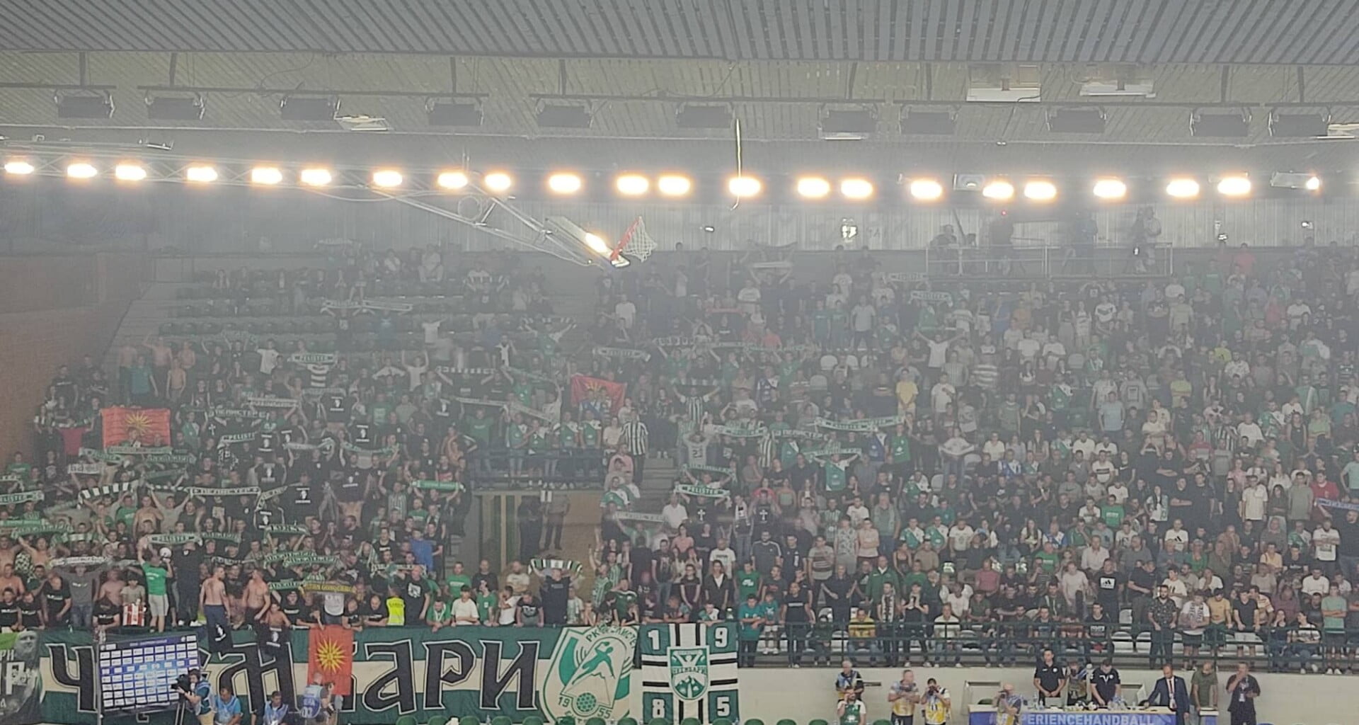 Цела сала како едно грло - „Ако одам во Битола“ за загревање на битолската публика пред мечот на Еурофарм Пелистер и Мешков Брест 1 300846324 609516260582800 2650388720123505001 n