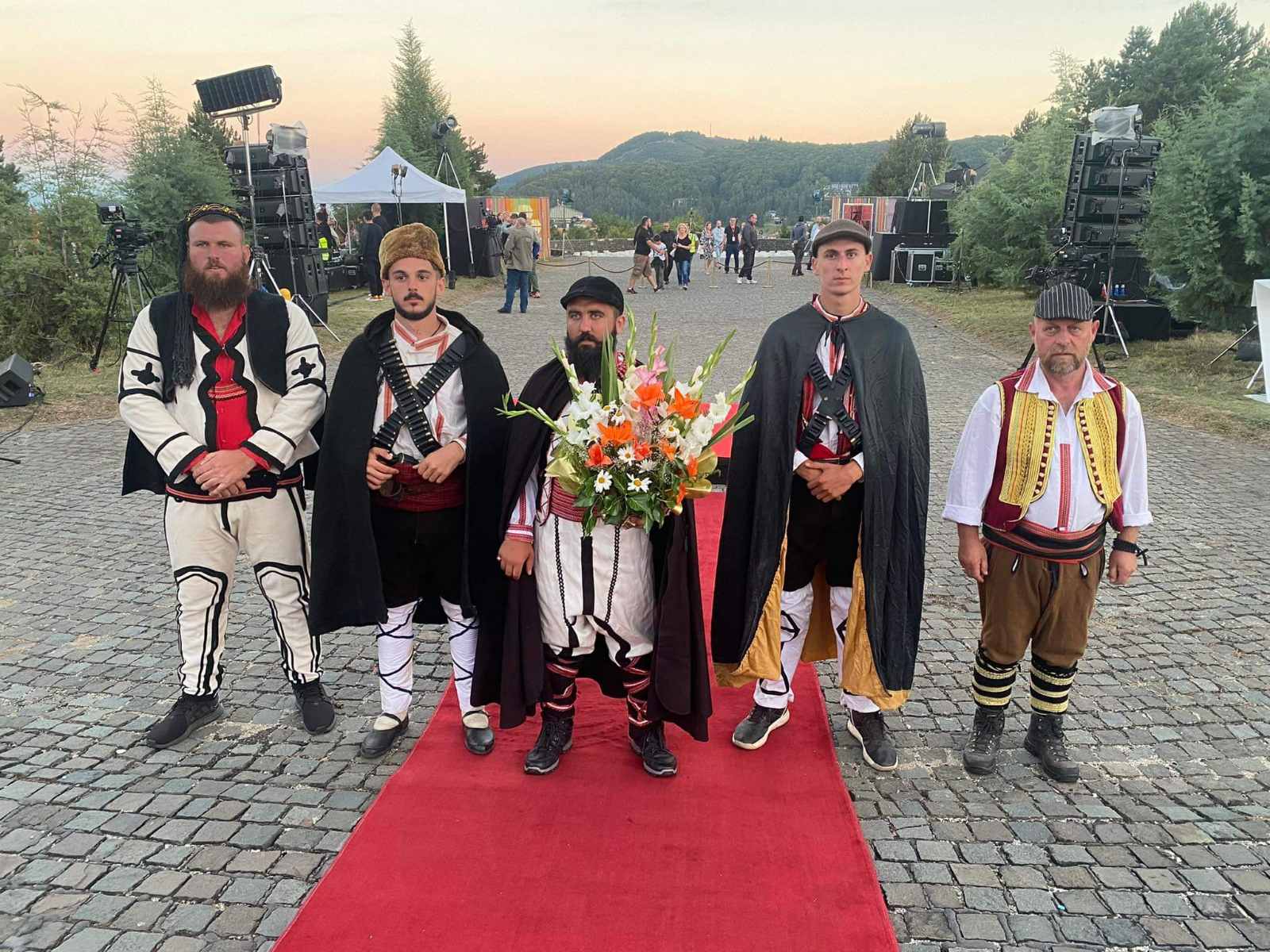 Коњаниците положија свежо цвеќе и оддадоа почит на Илинденците во Крушево 4 viber image 2022 08 01 22 28 24 042