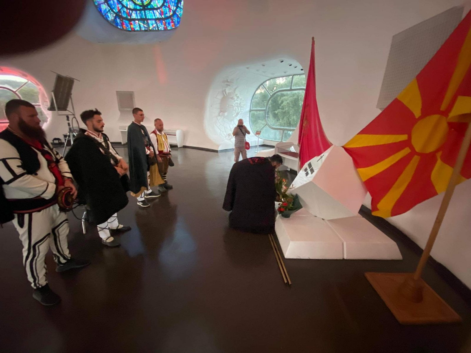 Коњаниците положија свежо цвеќе и оддадоа почит на Илинденците во Крушево 5 viber image 2022 08 01 22 28 24 083