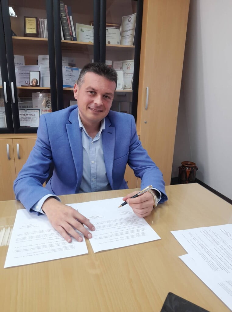 Потпишан меморандум за соработка меѓу битолската библиотека и Битолски книжевен круг 5 306718334 10160344051553679 8218056618387848436 n