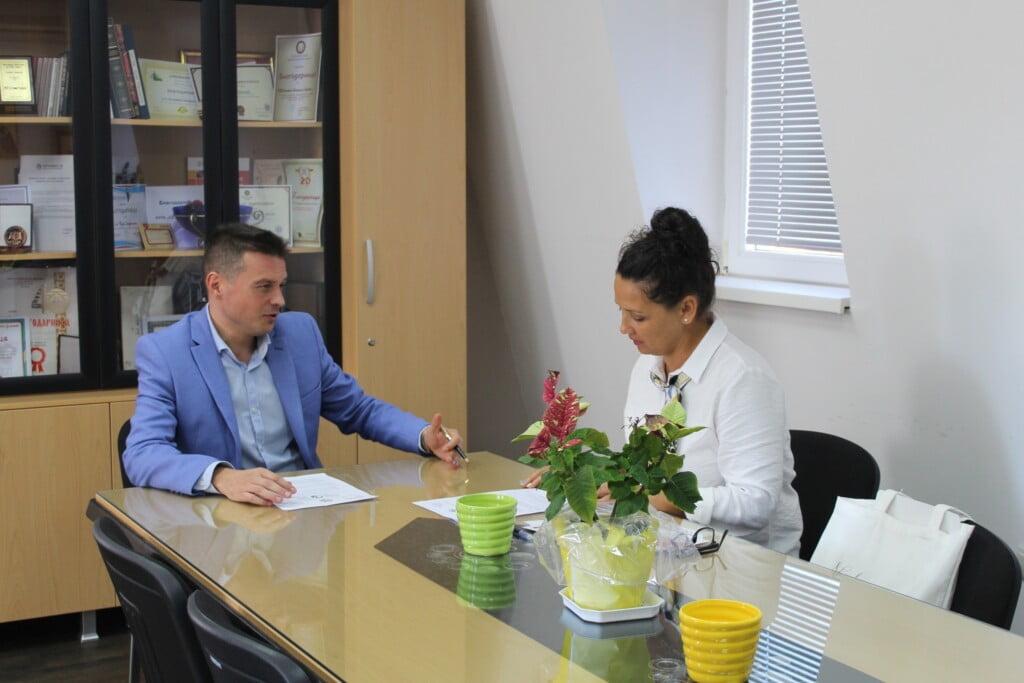 Потпишан меморандум за соработка меѓу битолската библиотека и Битолски книжевен круг 3 306753636 10160344052193679 6689481360673721890 n