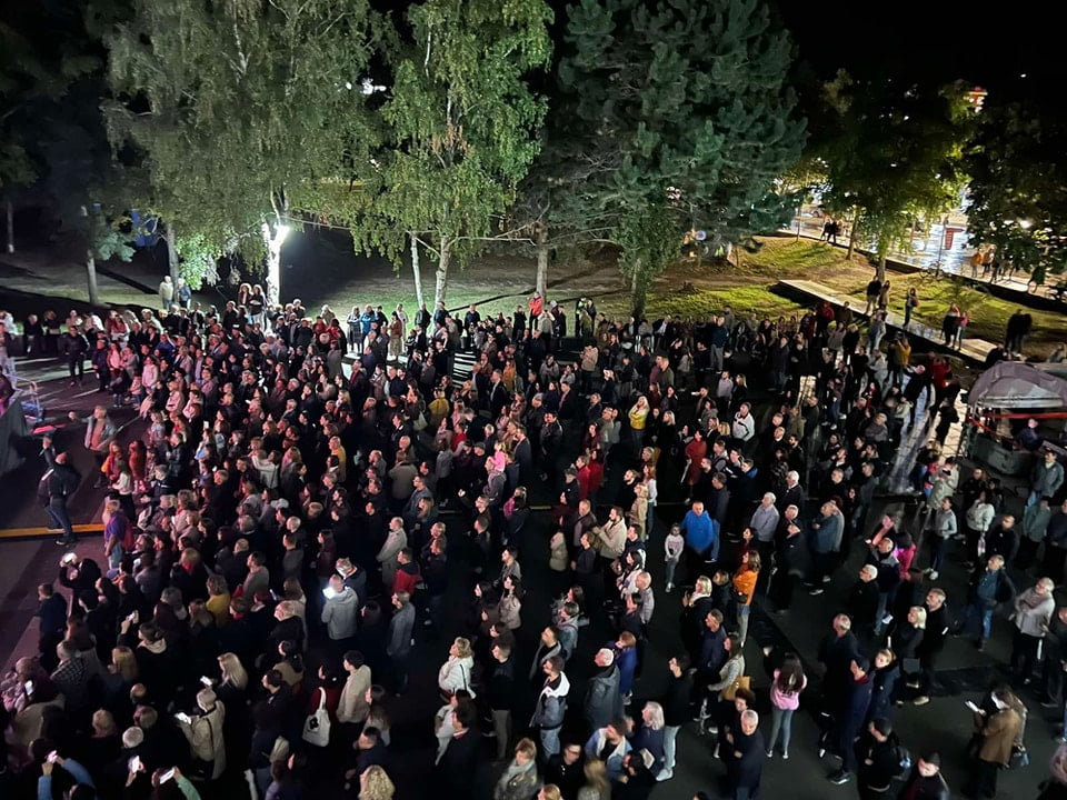 „Македонисимо" на Симон Трпчевски синоќа пред битолчани 5 308977520 180760744440844 289915929623709650 n