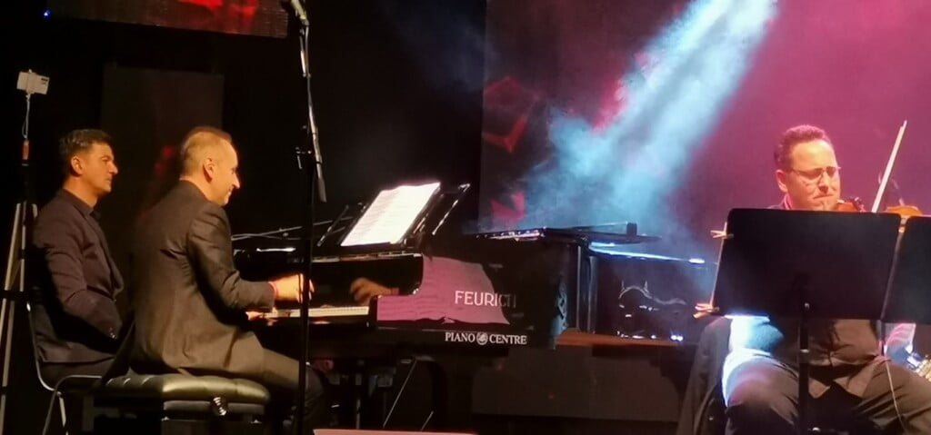 „Македонисимо" на Симон Трпчевски синоќа пред битолчани 6 309261374 180760881107497 1393903863143769488 n