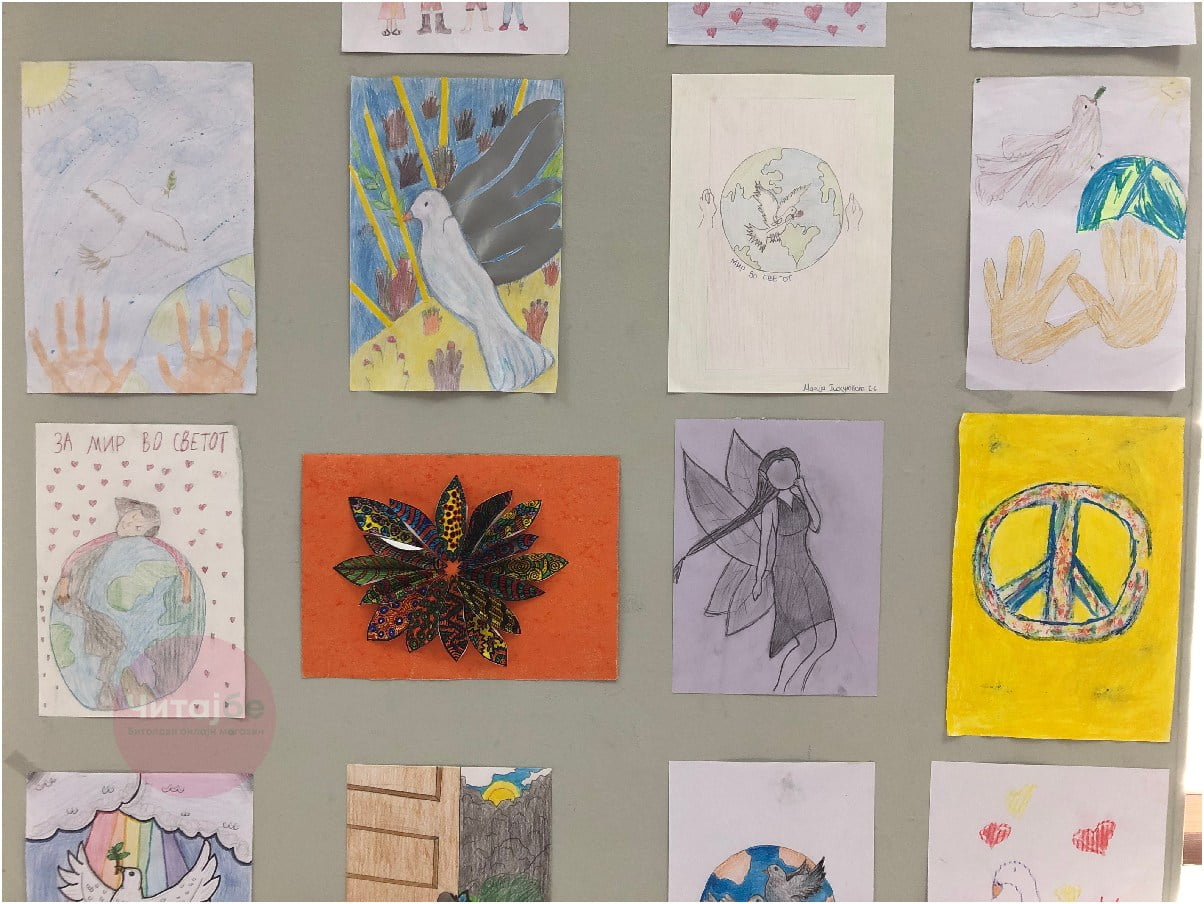 Доделени наградите за изложбата „Цртаме за мир“ во чест на Татјана Петрова 7 izlozba rotari 3