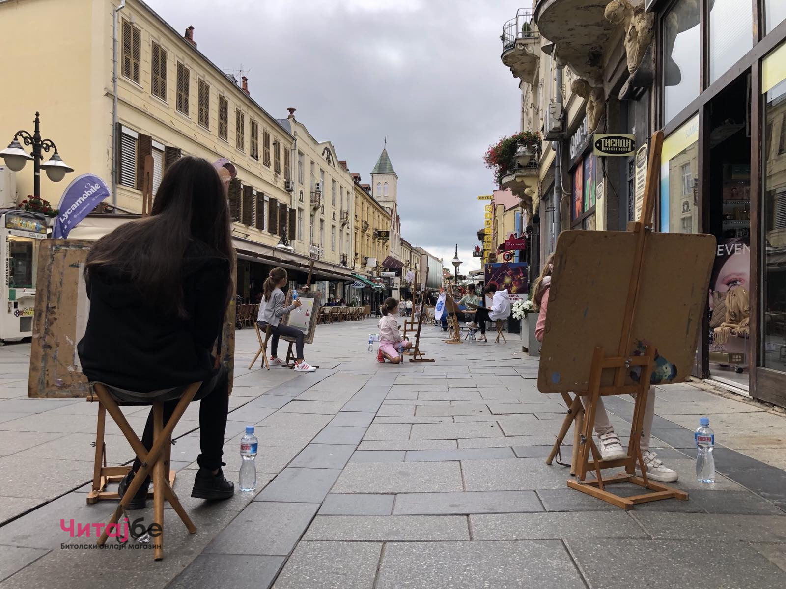 Членовите на ДЛС „Свети Кирил и Методиј" Битола денеска сликаа на Широк Сокак со апел за враќање на статусот - се собираа и донации 9 viber image 2022 09 03 13 02 05 052