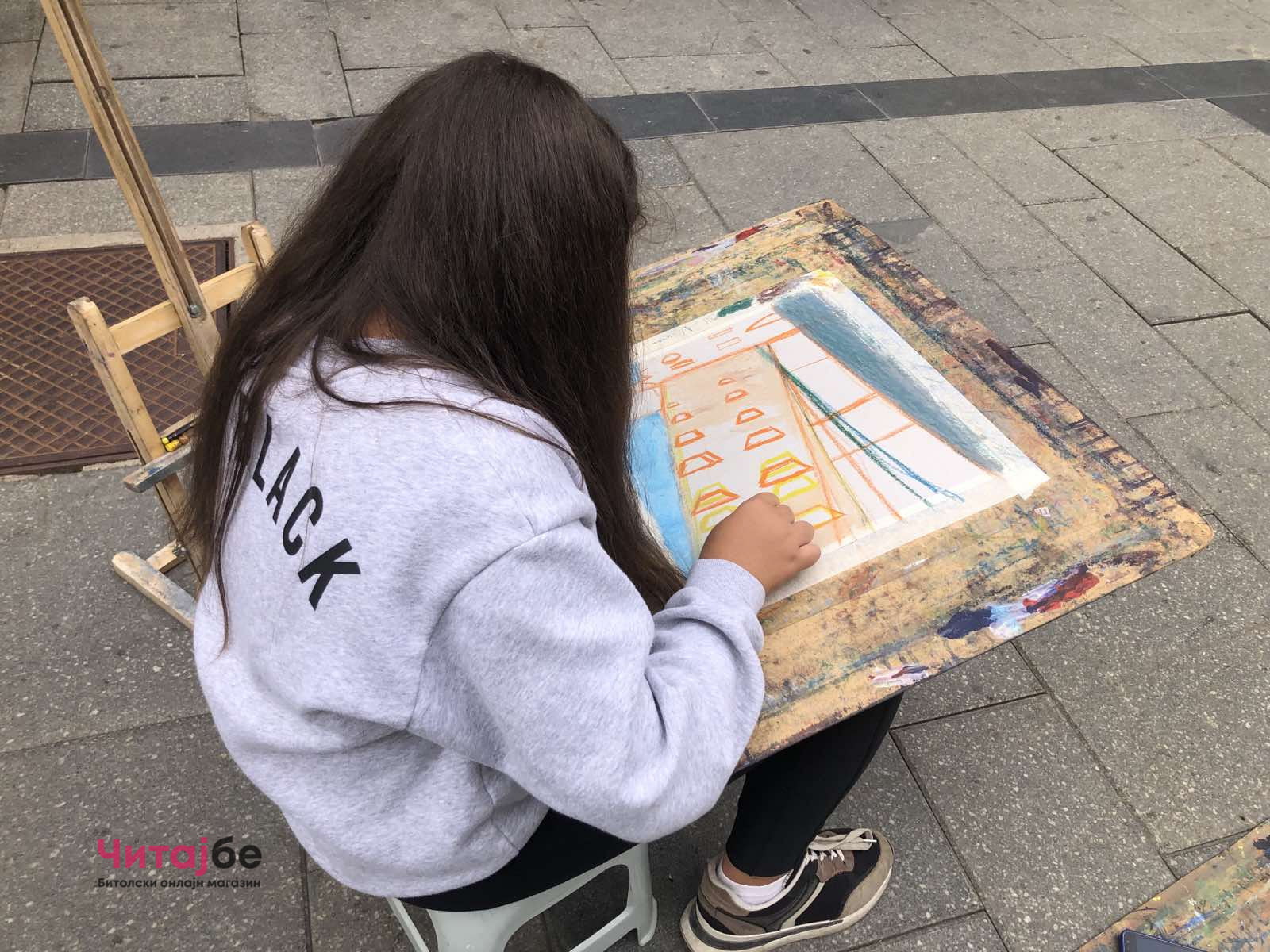 Членовите на ДЛС „Свети Кирил и Методиј" Битола денеска сликаа на Широк Сокак со апел за враќање на статусот - се собираа и донации 24 viber image 2022 09 03 13 03 17 013