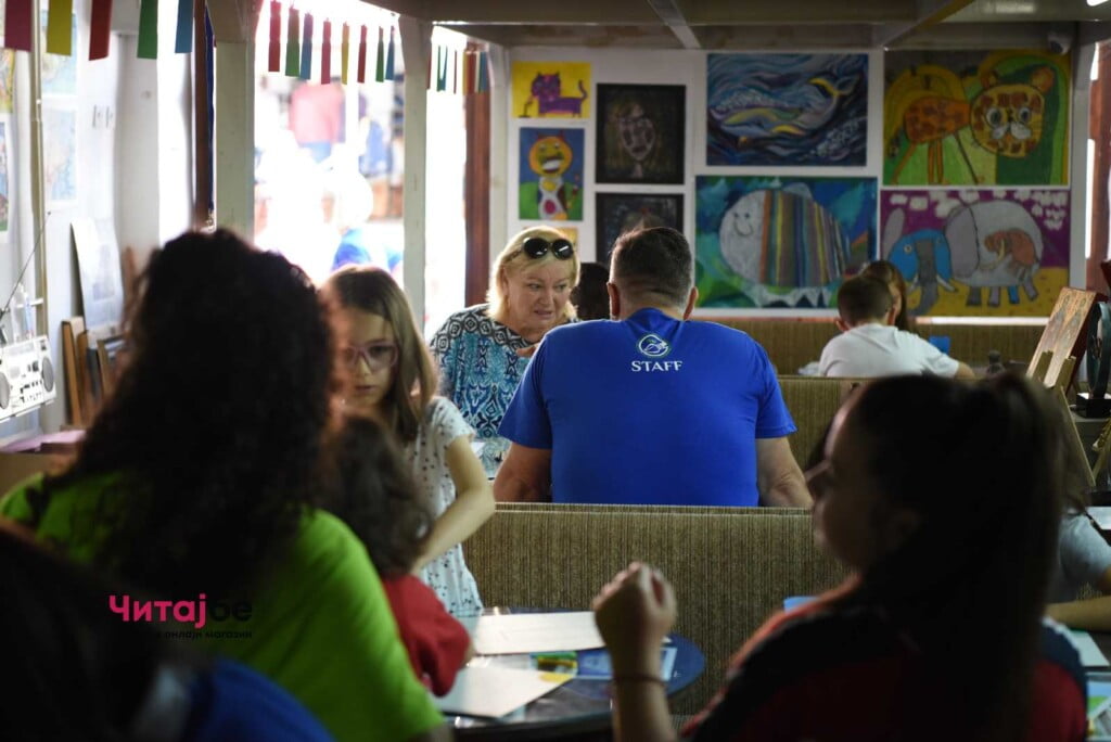 Над 100 ученици ја започнаа школската година при ДЛС „Свети Кирил и Методиј” Битола 8 монмартр уписи