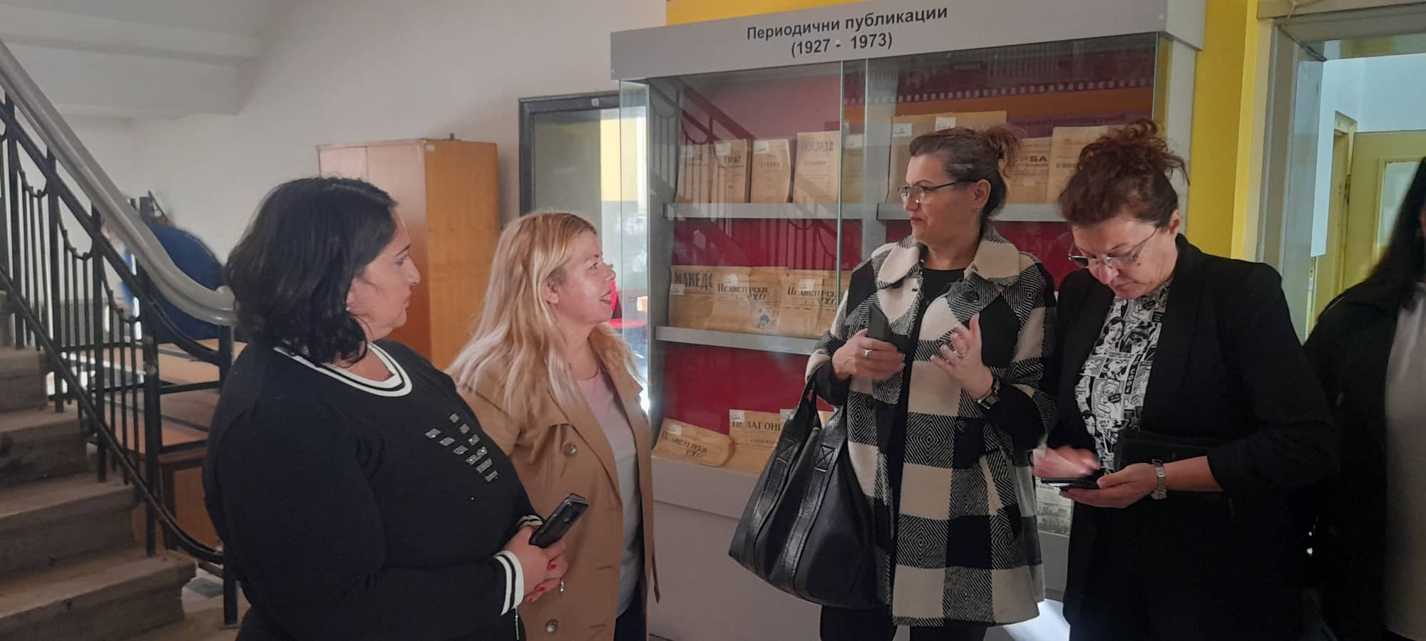 Како се одржува книжевниот фонд во библиотеките - средношколците од графичката струка во посета на битолската библиотека 7 311288186 489816113187378 729021754428675007 n