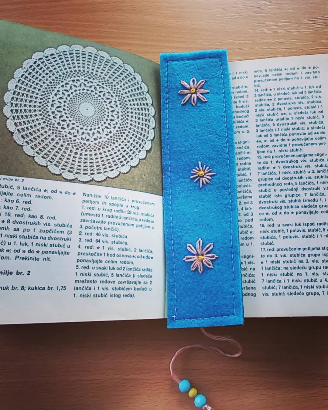 Учениците и професорите од текстилната насока од СОУ „Таки Даскало“ во соработка со битолската библиотека изработија обележувачи за книги 9 311660857 485211353647854 6276908755520818569 n