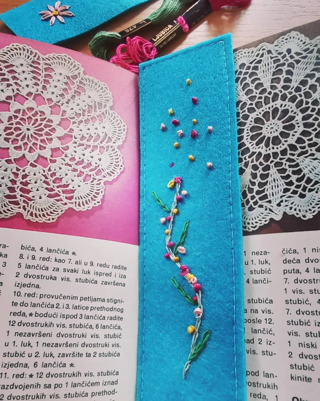 Учениците и професорите од текстилната насока од СОУ „Таки Даскало“ во соработка со битолската библиотека изработија обележувачи за книги 13 311777632 485211370314519 7724168231224960352 n