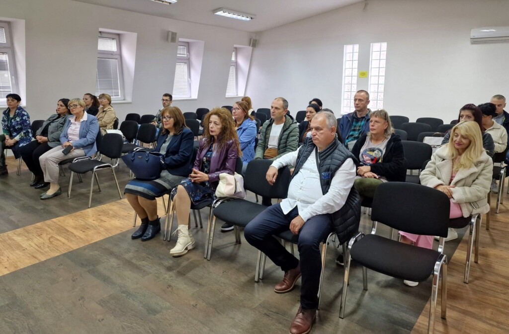 Професионално усовршување на библиотекарите 4 библиотека03