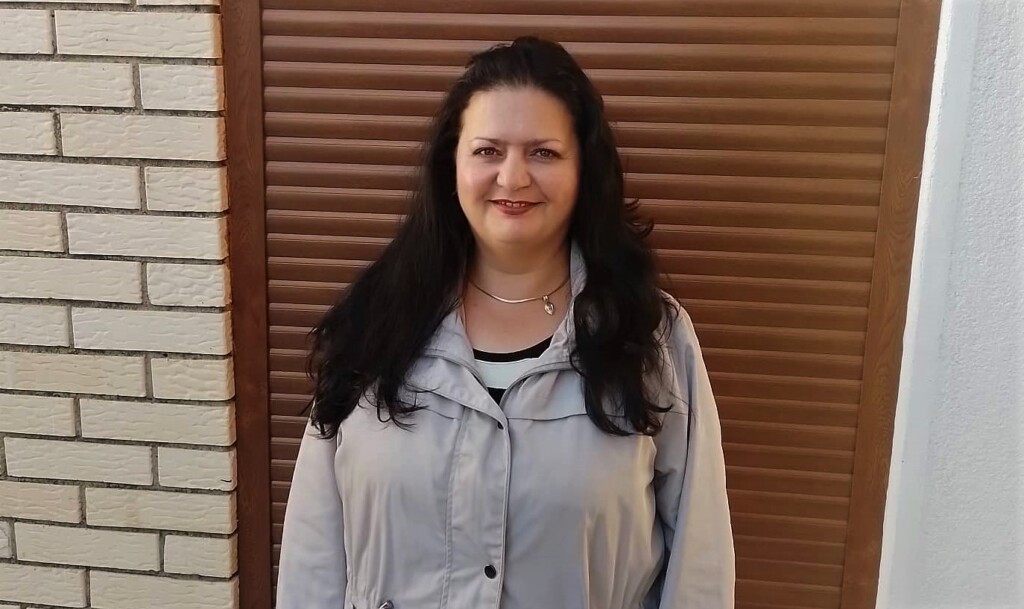 Инспирирана од работата на својот сопруг, стана личен асистент на лица со попреченост - одблиску со битолчанката Марија М. Спиркоска 5 маја 03