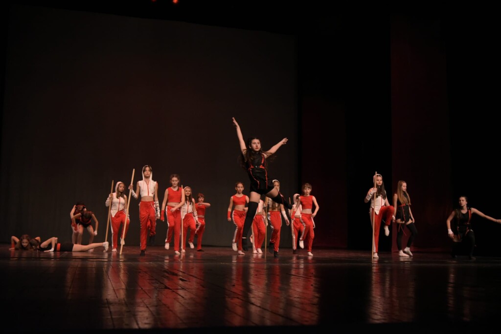 Прво место за „Исцелител“ на Анастасија Центар на Интернационалниот Танцов Натпревар „Stage International dance competition" 5 314498904 669335518037160 3360376464756348732 n