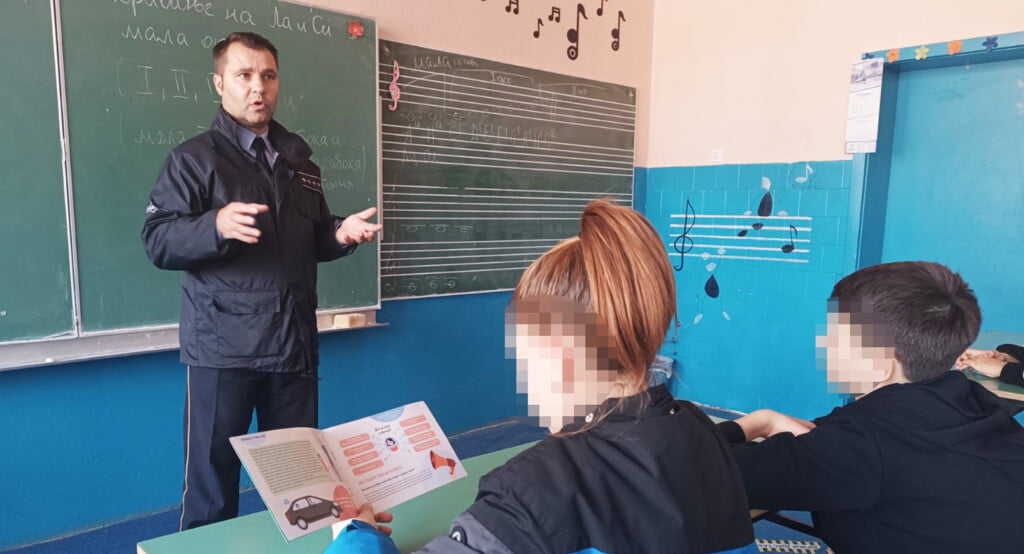 Едукативна работилница во основното училиште Ѓорѓи Сугарев 4 полиција нас