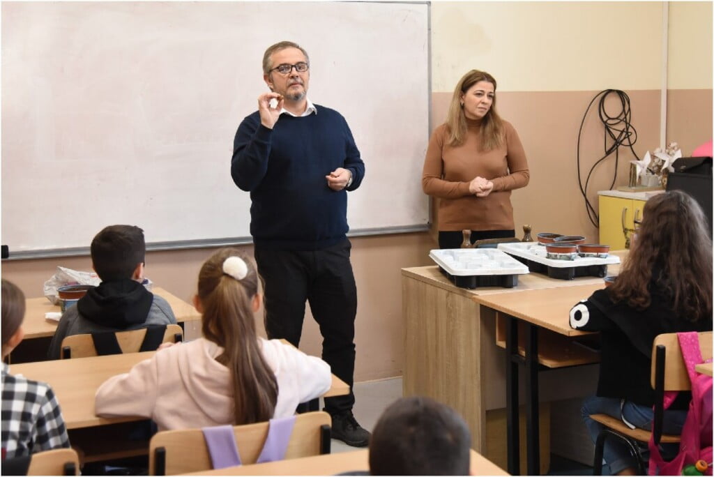 „1000 шуми од 1 желад" - еколошка акција на платформата ЗЕМИ ЗДИВ 25 1000 шуми од 1 желад 14