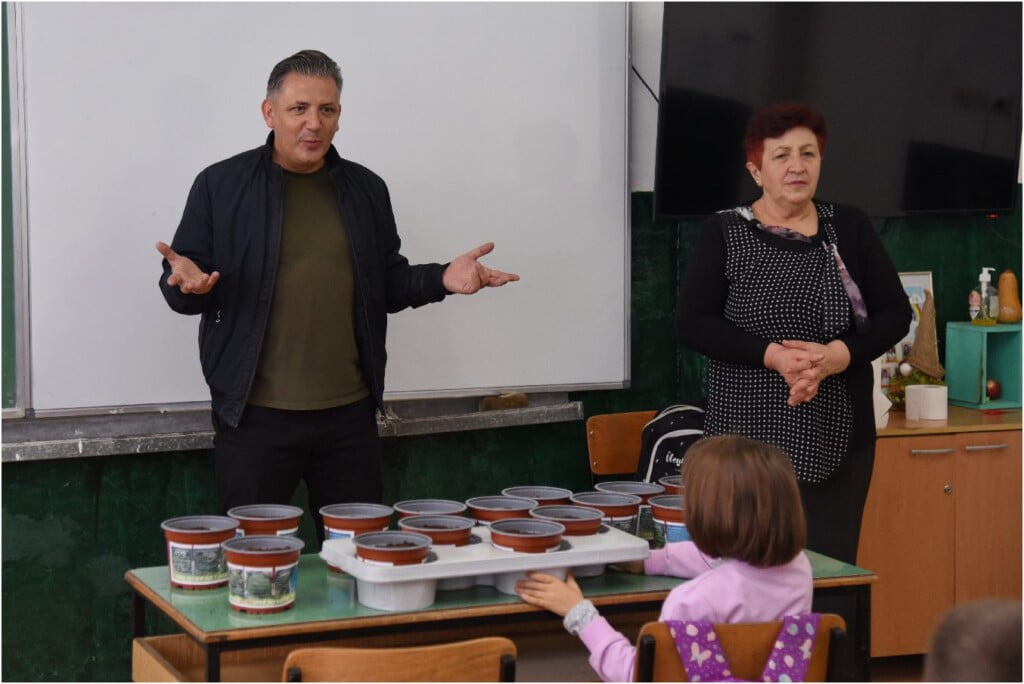 „1000 шуми од 1 желад" - еколошка акција на платформата ЗЕМИ ЗДИВ 17 1000 шуми од 1 желад 17