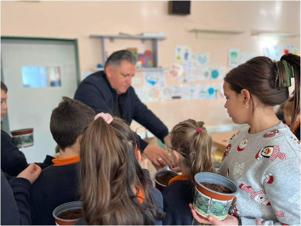 „1000 шуми од 1 желад" - еколошка акција на платформата ЗЕМИ ЗДИВ 15 1000 шуми од 1 желад 9